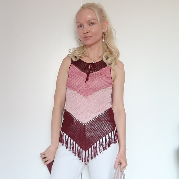 Hand made crochet sleeveless top with fringe - Picture 5 of 6